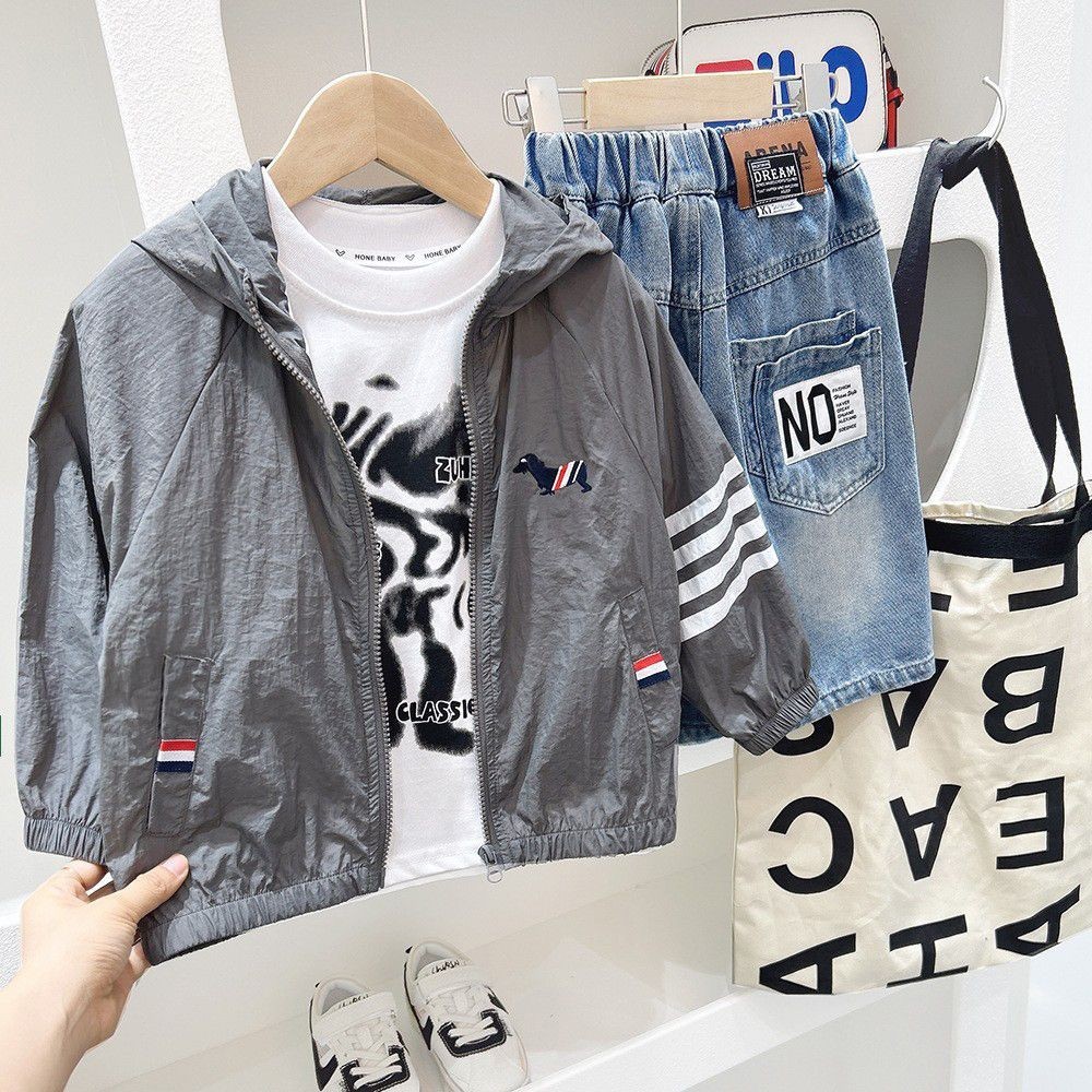 Quần áo chống nắng bé trai mùa hè 2024 áo có mũ trùm đầu trẻ em mới